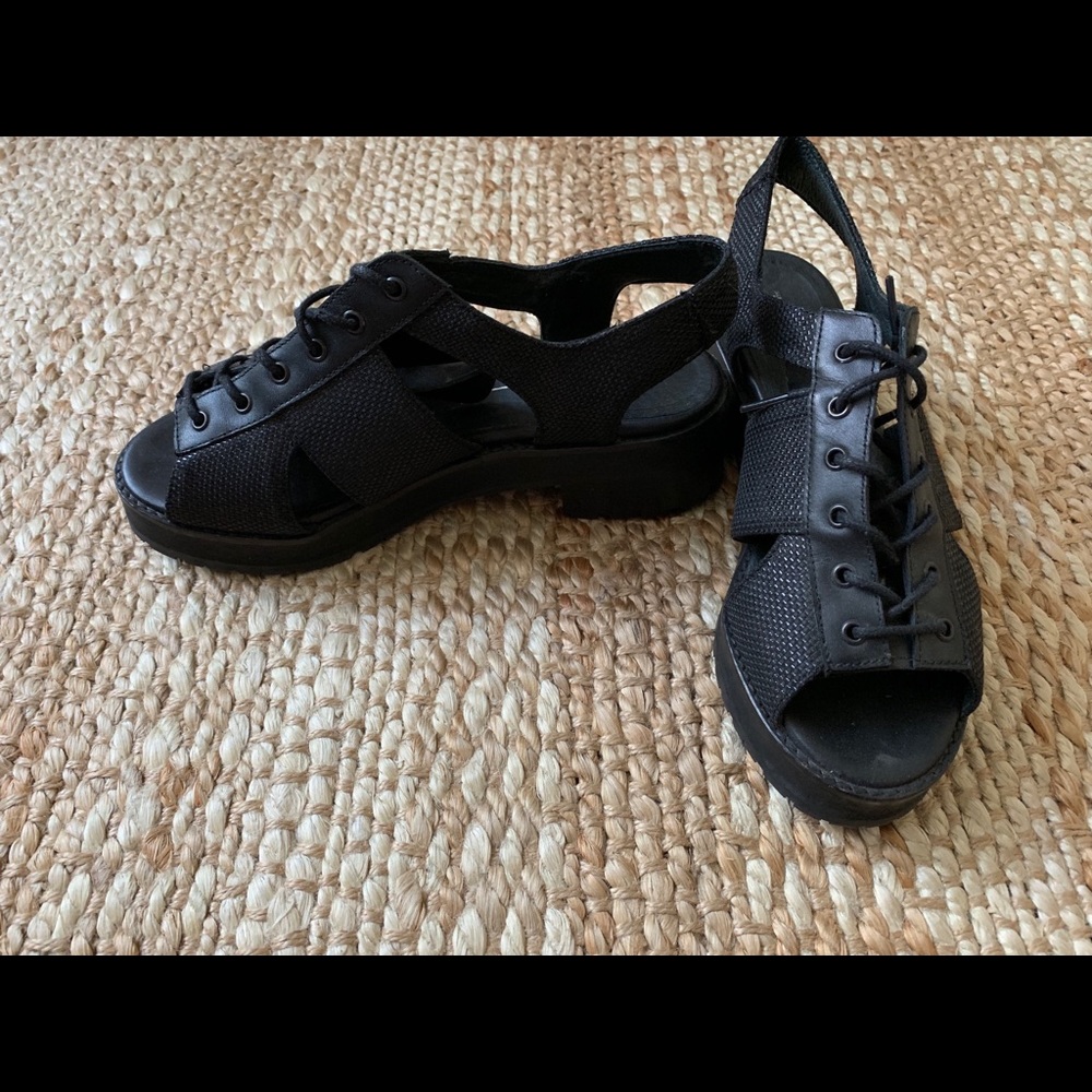 Black sandals - Made in Spain!